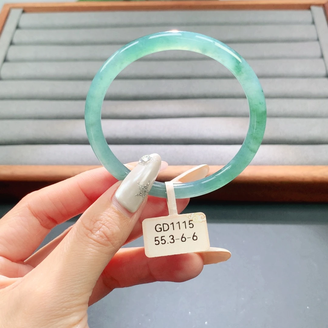 翡翠未镶嵌手镯天然