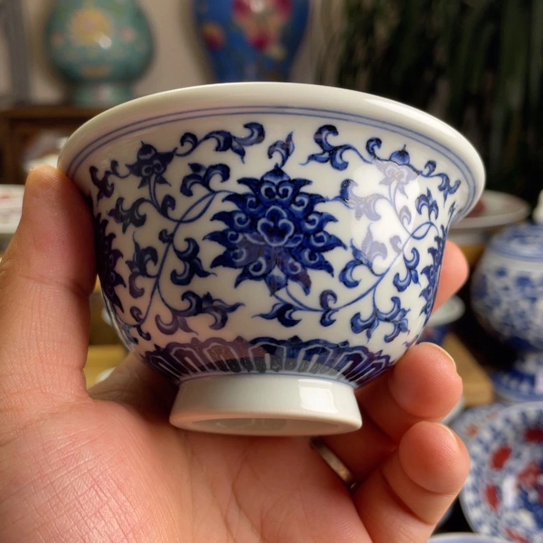青花缠枝莲压手杯