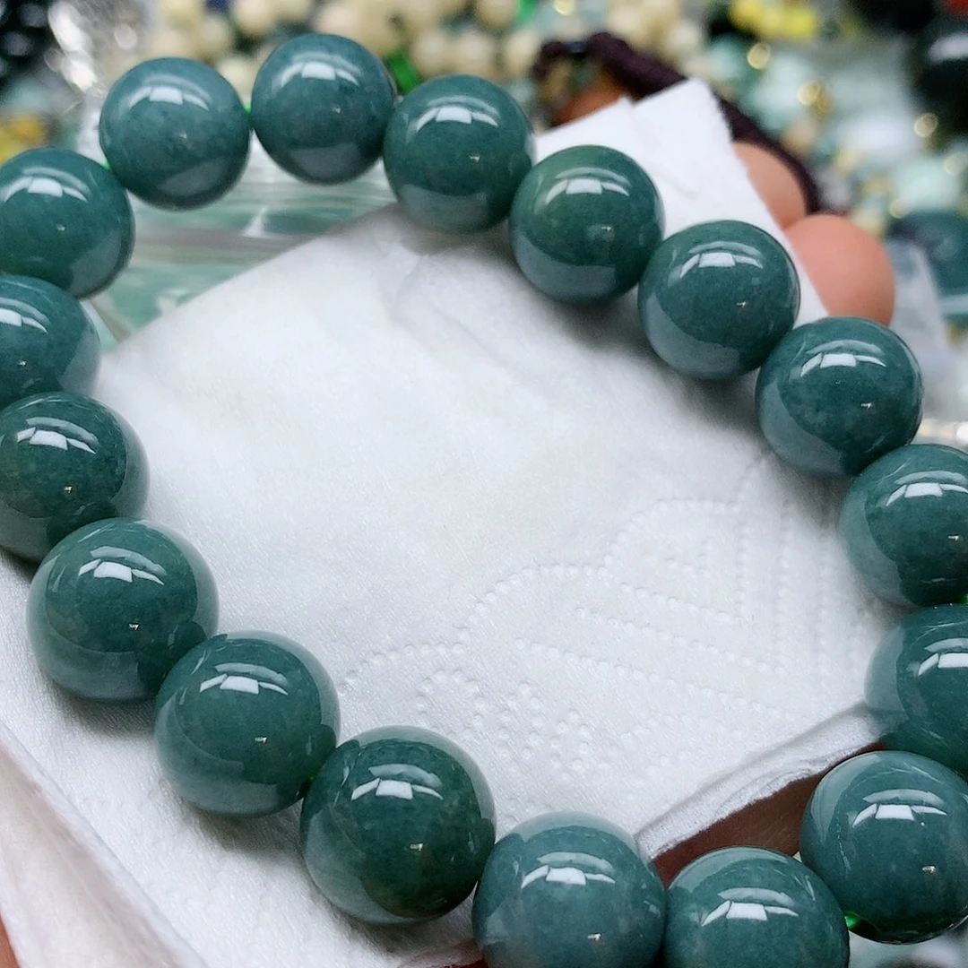 翡翠颈饰未镶嵌手串