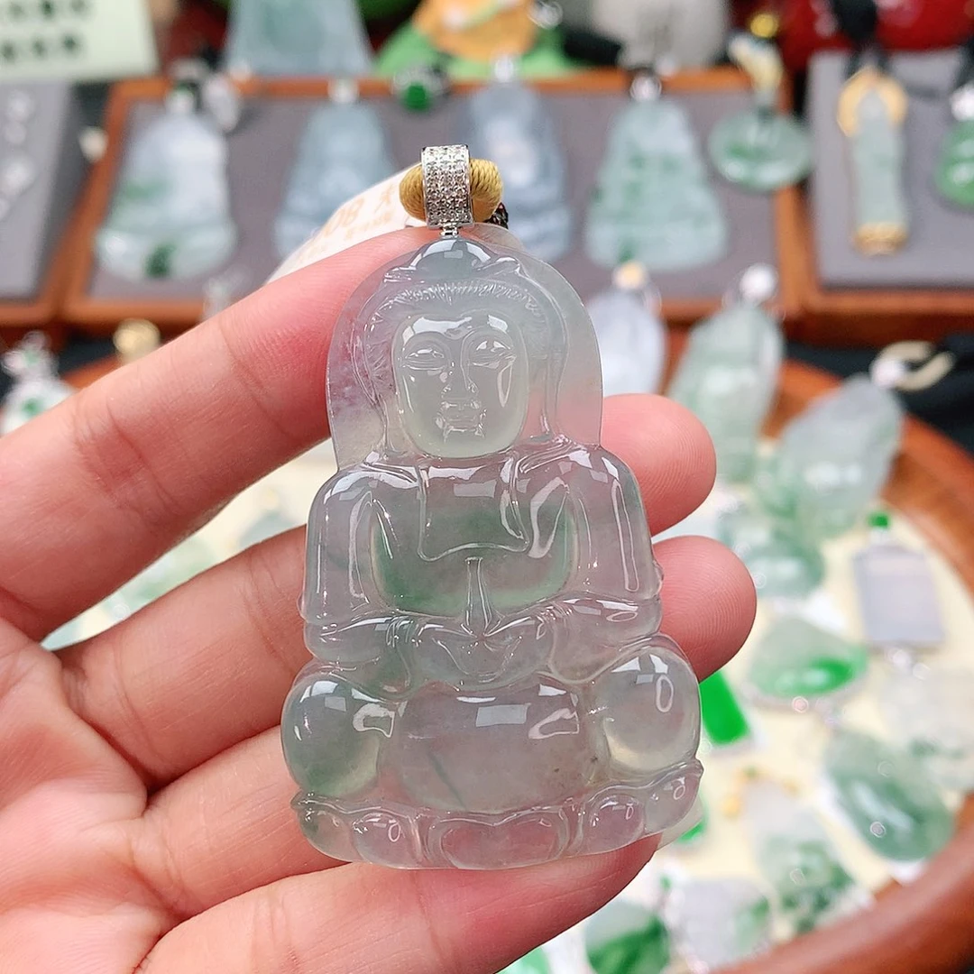 颈饰18K金镶嵌翡翠观音