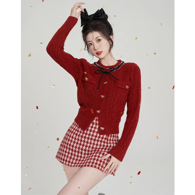 秋季穿搭一整套女2025新款设计感针织开衫毛衣收腰显瘦短裙两件套