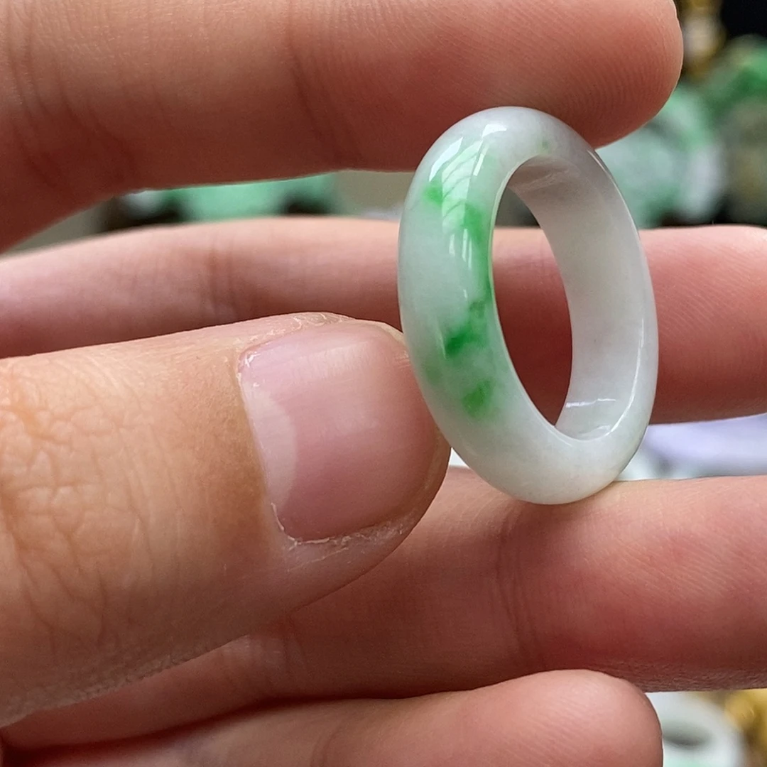 翡翠未镶嵌颈饰戒圈16