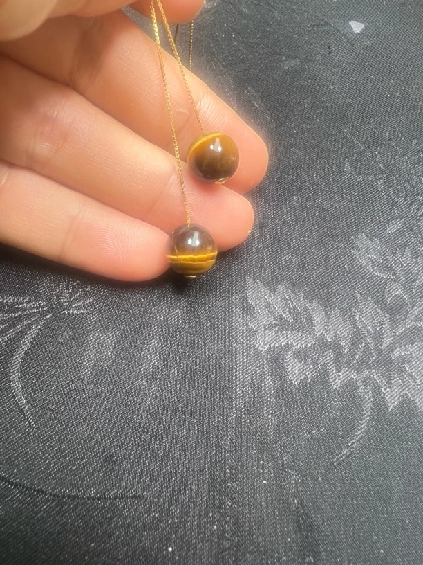 虎睛石卡10mm圆珠耳饰