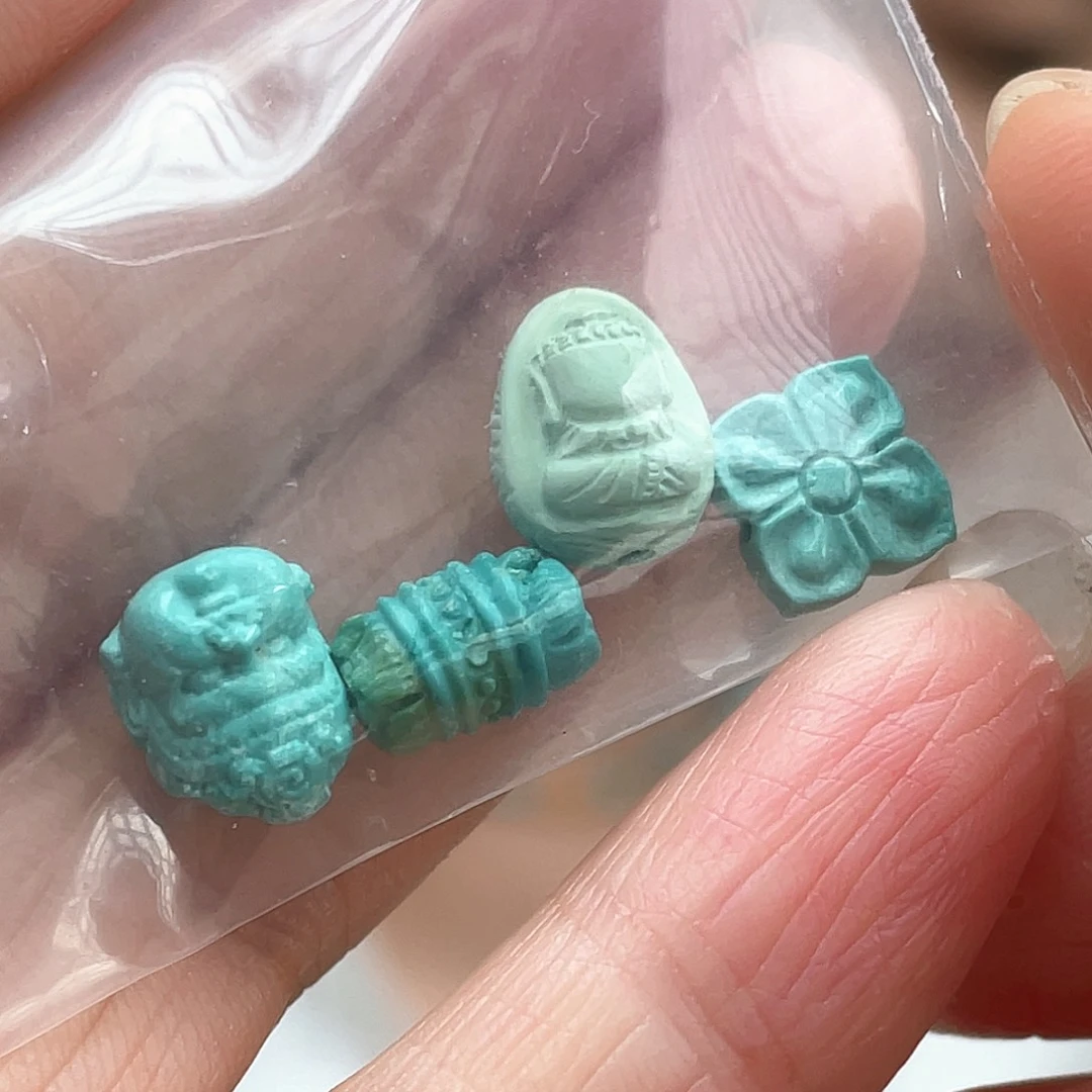 未镶嵌绿松石颈饰