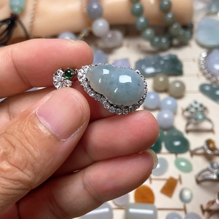 翡翠未镶嵌颈饰缅甸天然翡翠