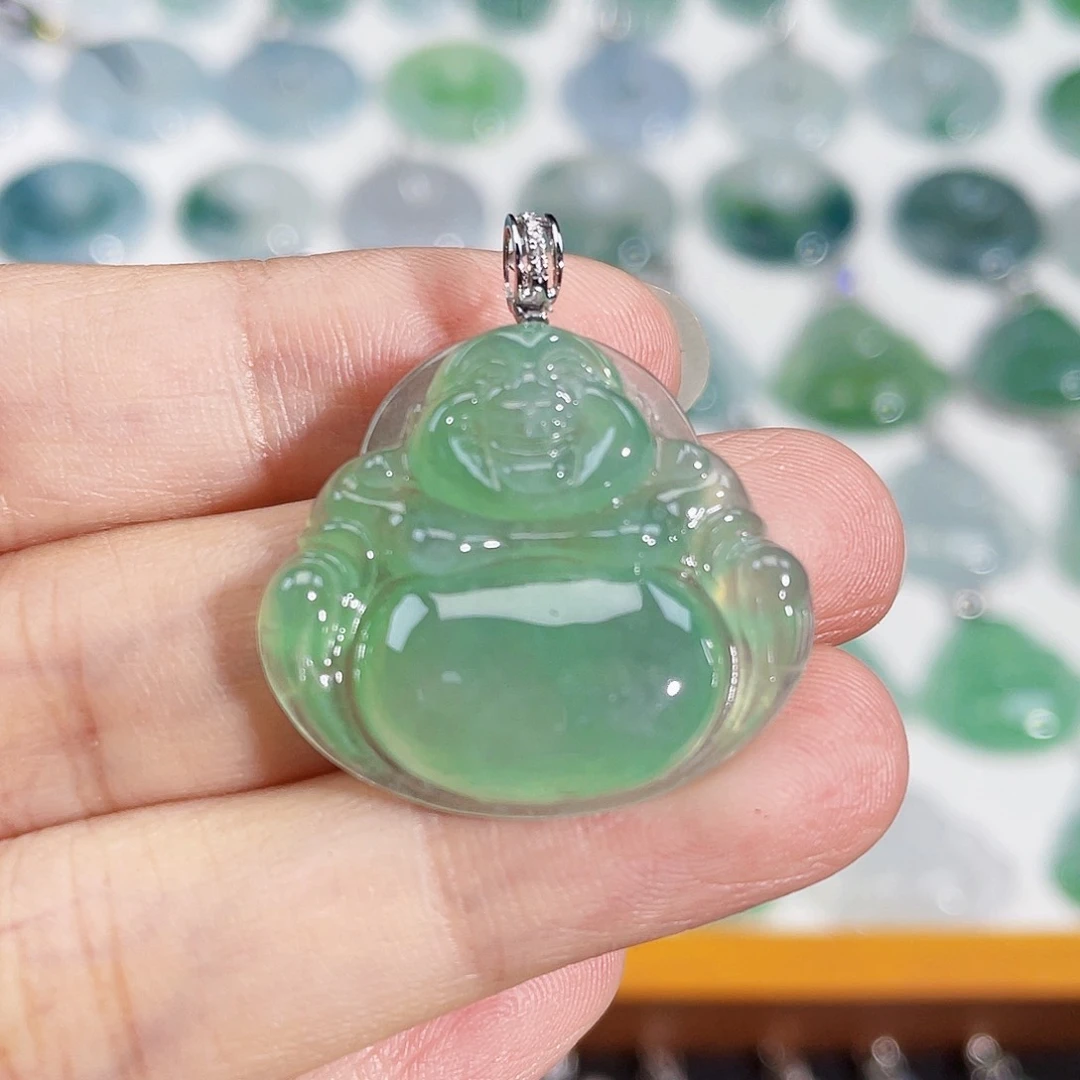 颈饰18K金镶嵌翡翠吊坠