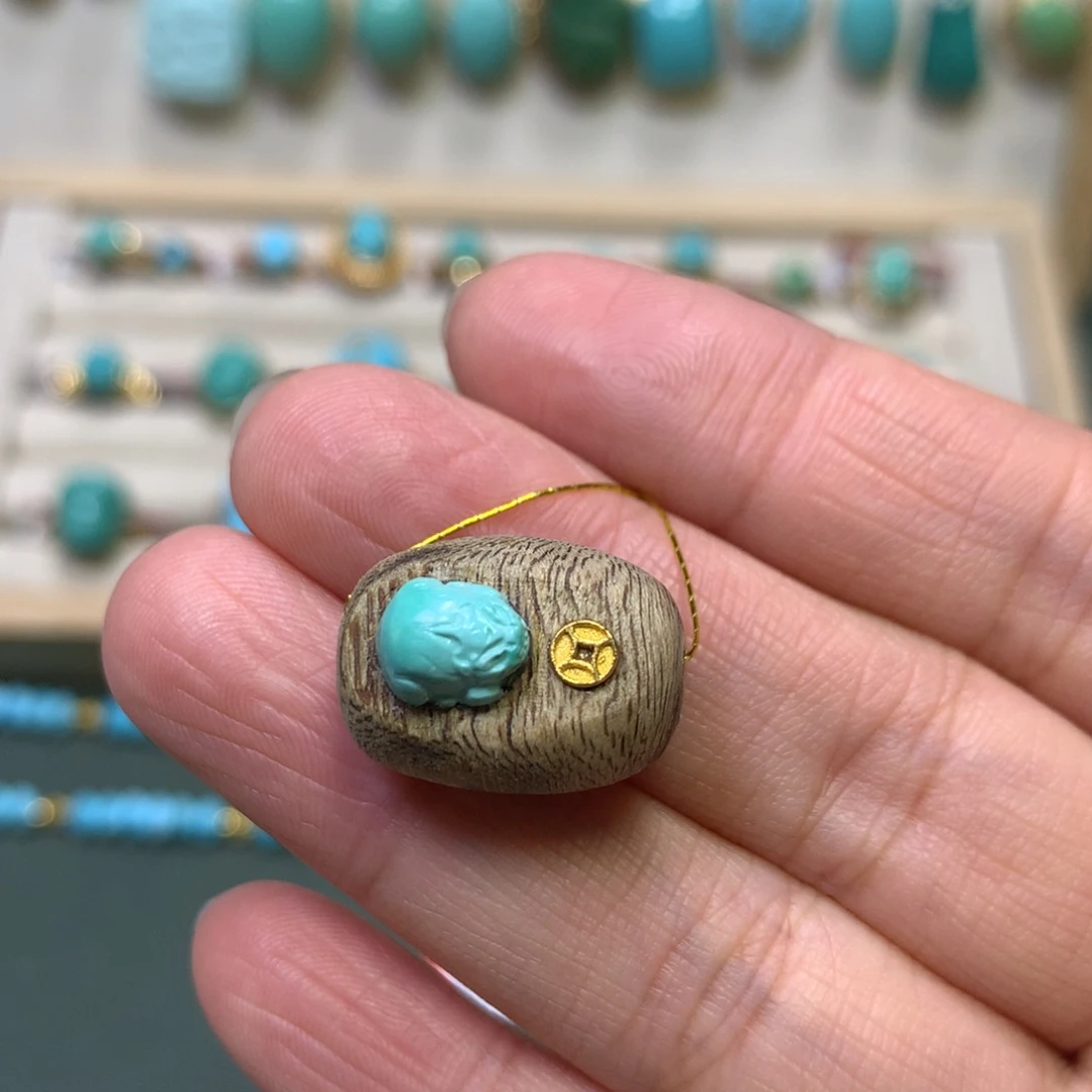 绿松石配饰未镶嵌