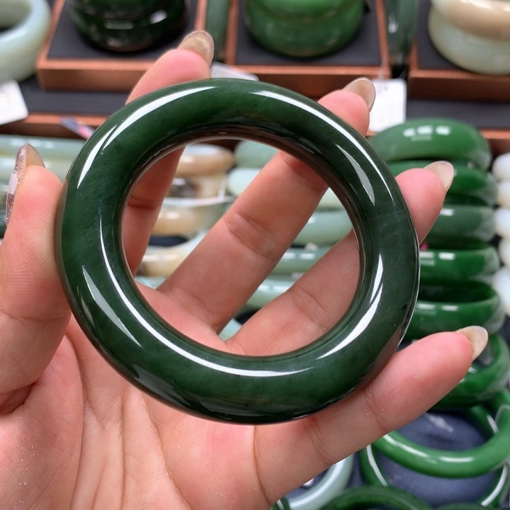 【闪购商品】未镶嵌手镯和田玉（碧玉）