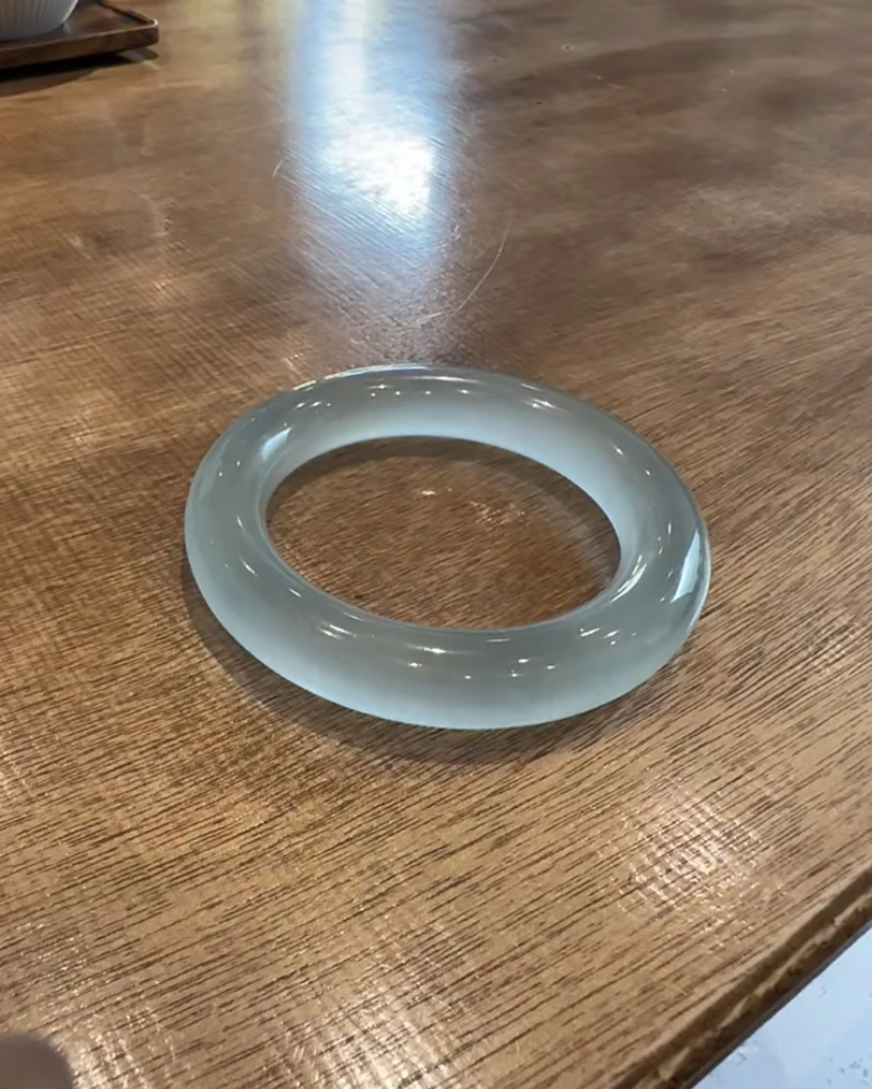 蓝水胖圆条手镯款石英岩