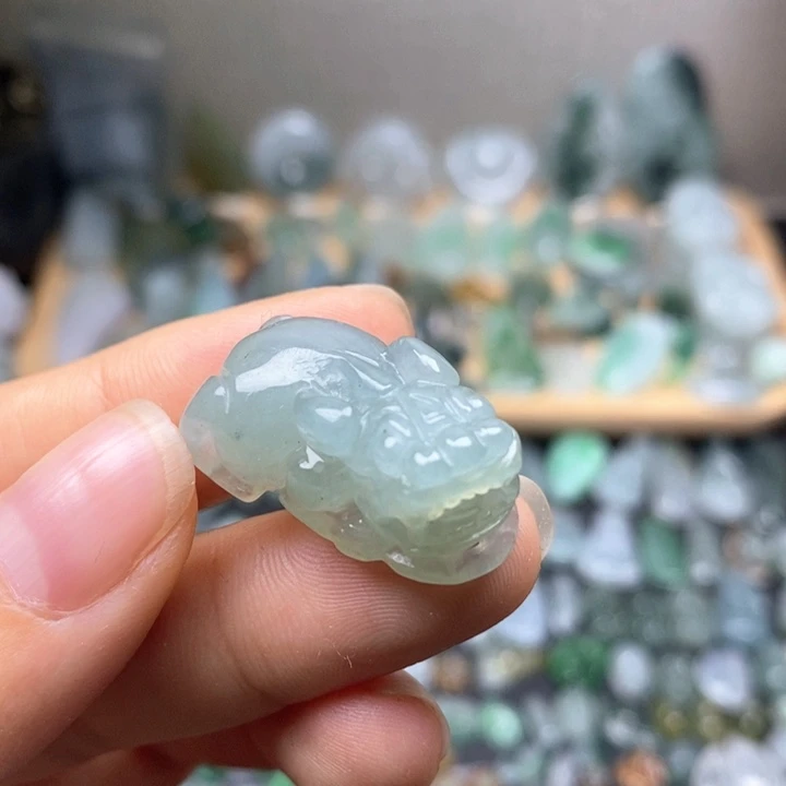 翡翠未镶嵌颈饰天然翡翠貔貅吊坠