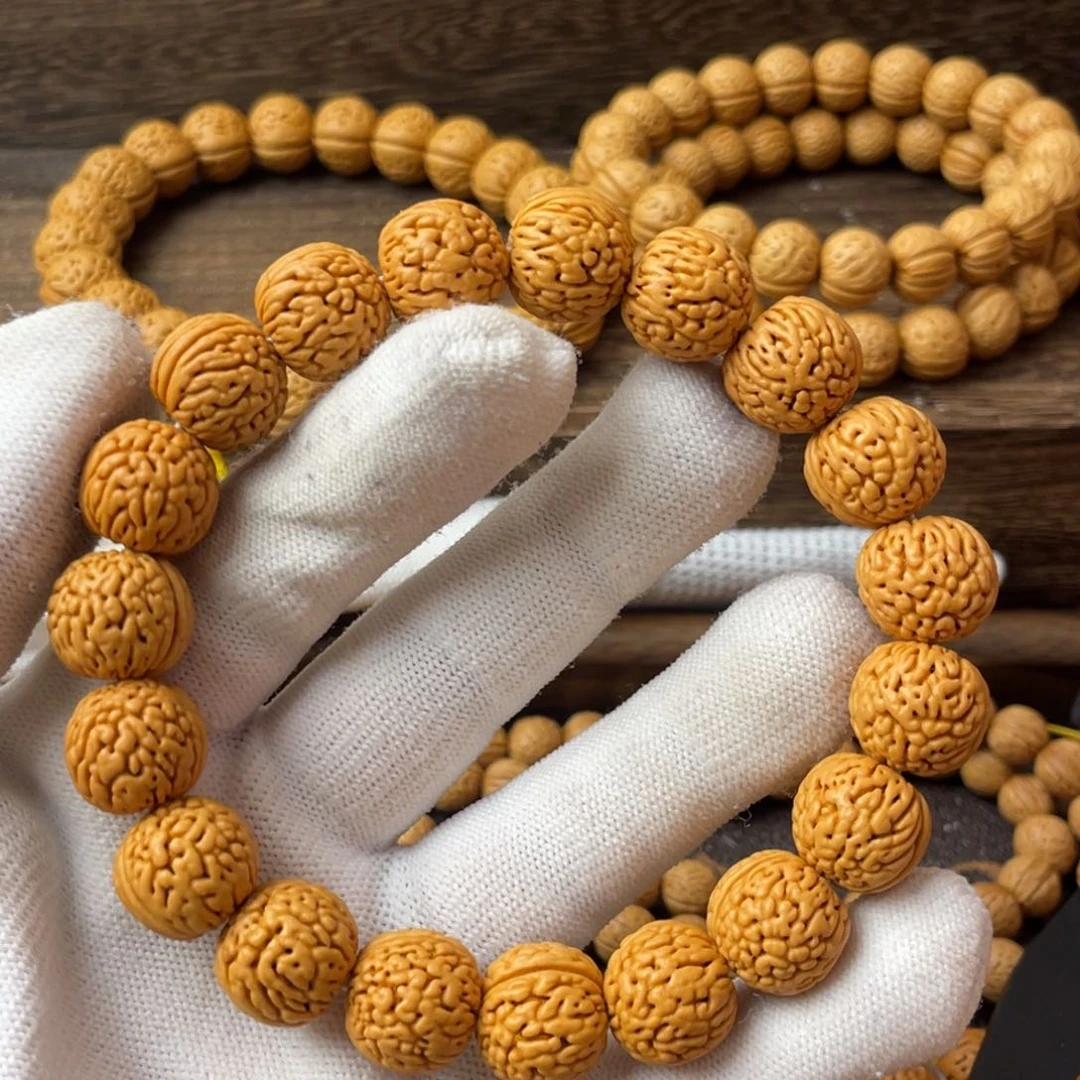 吊坠桃核一****…野生蟠龙