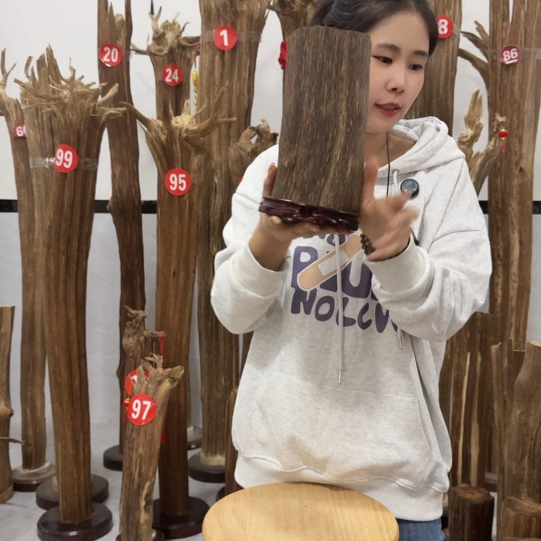 沉香碎屑沉香原材料