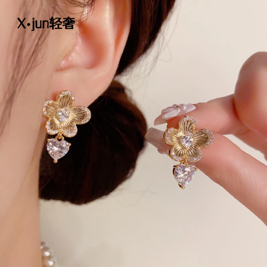铜合金耳饰 春夏新款气质甜美金属花朵吊爱心耳坠925银针小众耳环