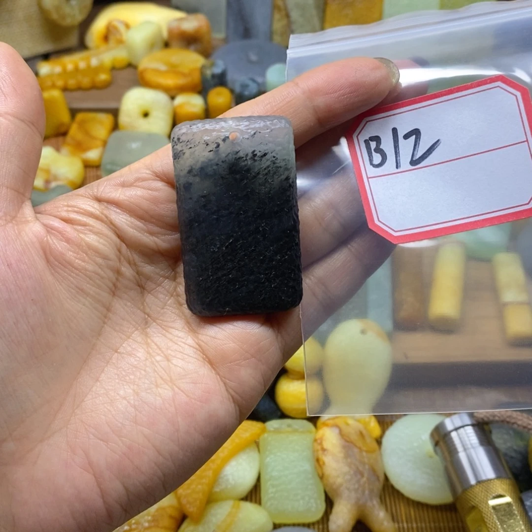 未镶嵌蛇纹石玉颈饰家***喵