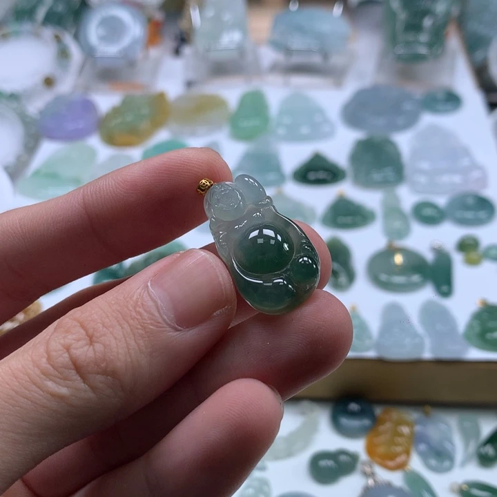 翡翠未镶嵌颈饰翡翠