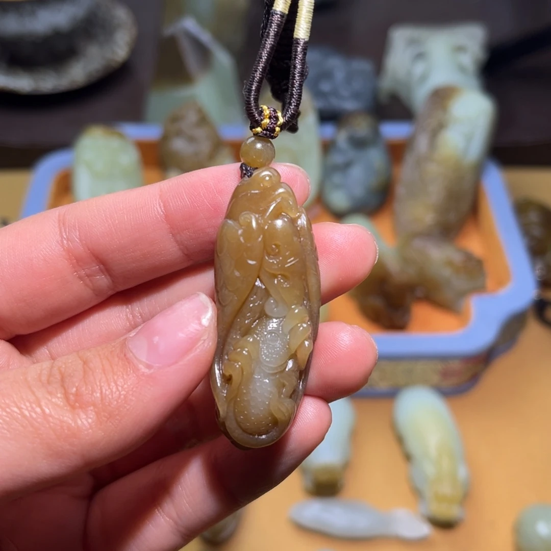 和田玉（糖玉）未镶嵌挂件