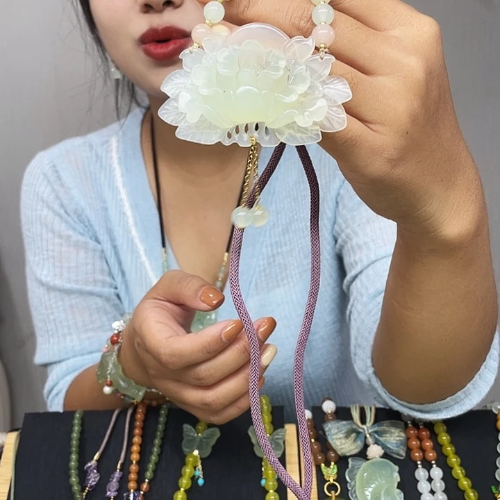 未镶嵌蛇纹石玉颈饰