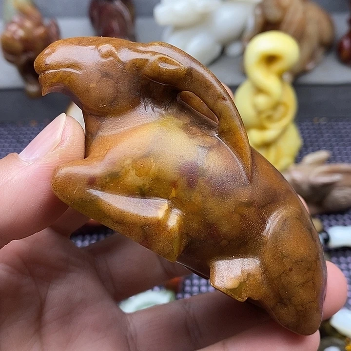 未镶嵌蛇纹石玉颈饰