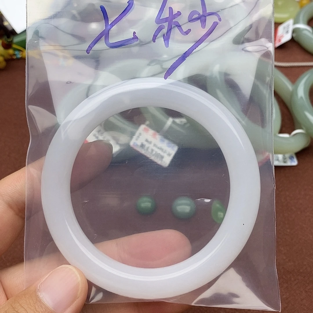 和田玉未镶嵌颈饰遗****秒