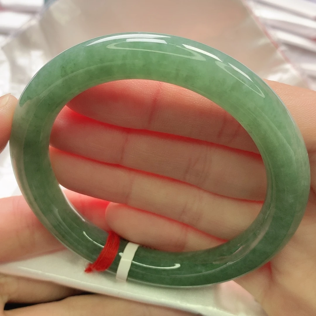 翡翠未镶嵌手镯缅甸5556