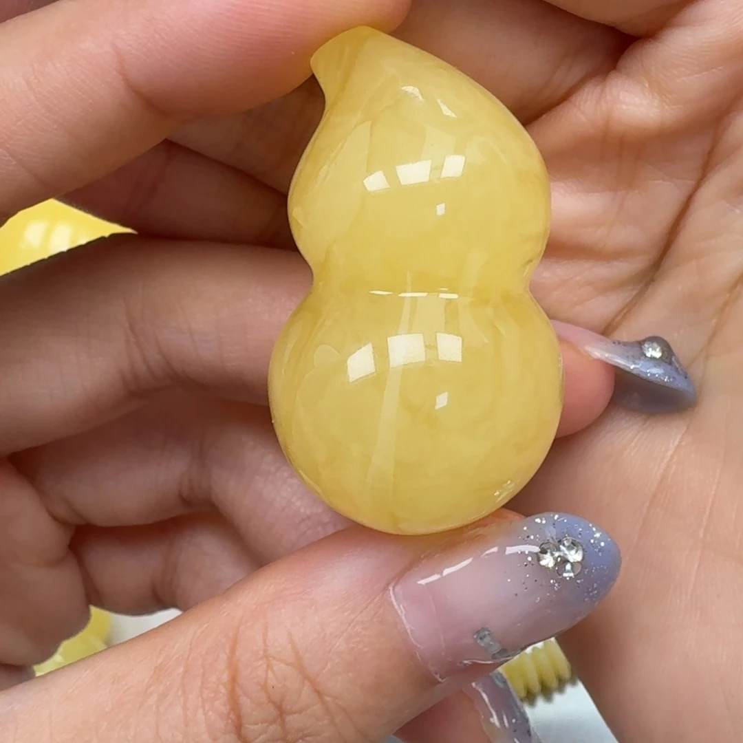 琥珀未镶嵌珠宝奇石吊坠