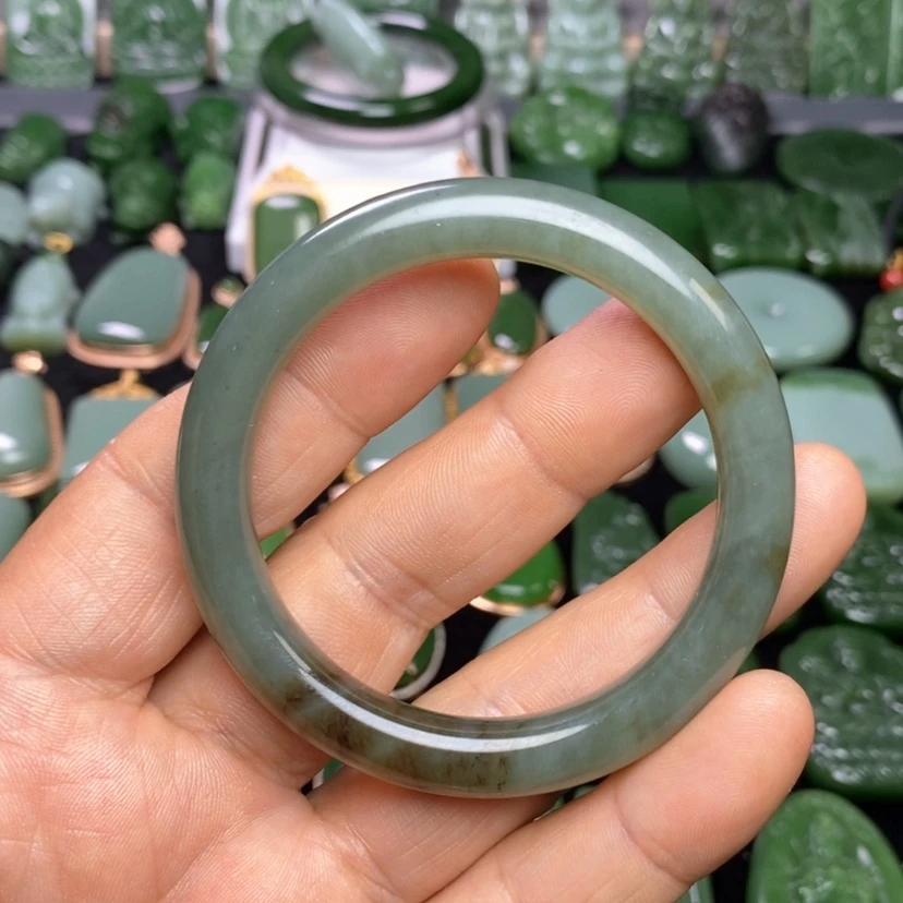 【闪购商品】和田玉手镯未镶嵌雨*