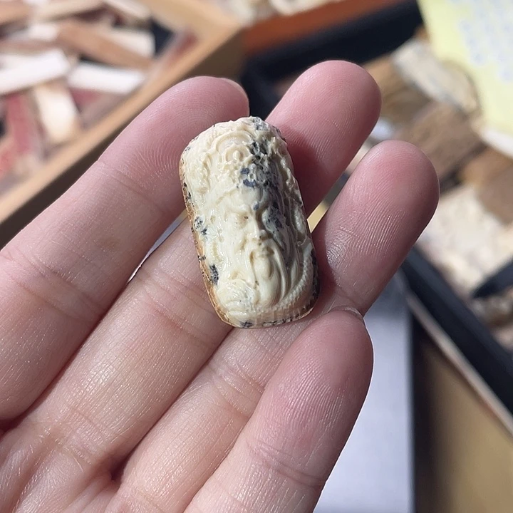 泥塑不打孔联系客服