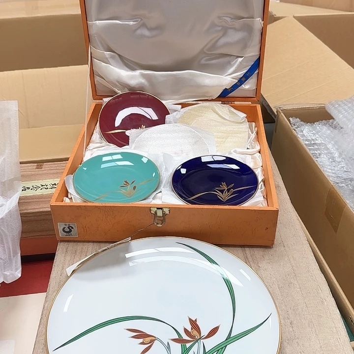 瓷片噗哈哈哈哈哈哈哈哈哈我笑