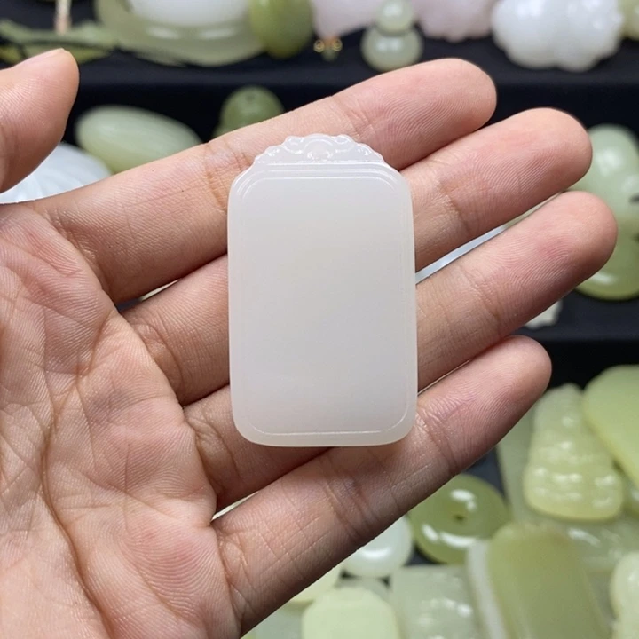 新疆昆仑山料祥云无事牌