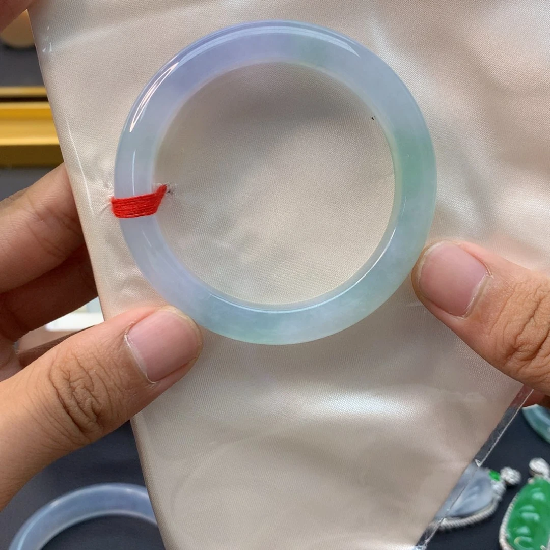 翡翠手镯未镶嵌正