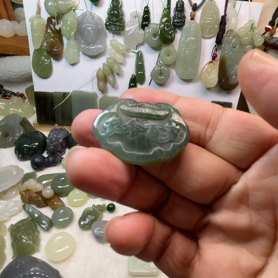 和田玉未镶嵌颈饰