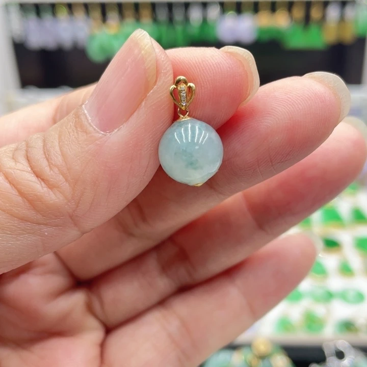 翡翠18K金镶嵌吊坠(赠链)