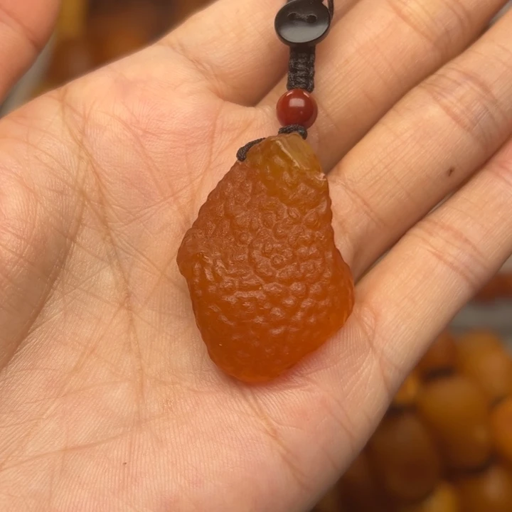 琥珀未镶嵌颈饰天然蜜蜡