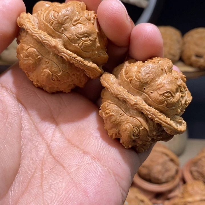 核桃把件炎*爆纯手工雕刻文玩核桃