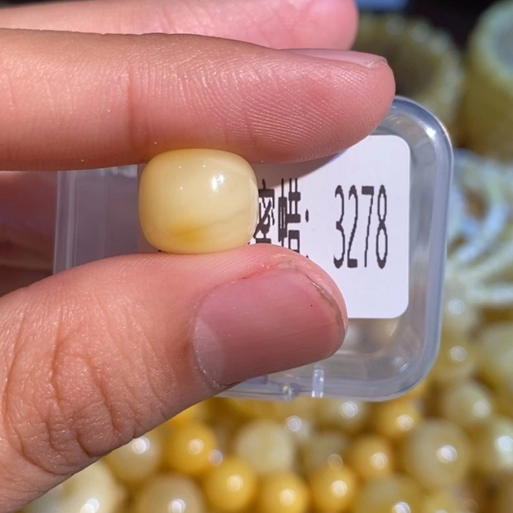 琥珀未镶嵌珠宝奇石3278