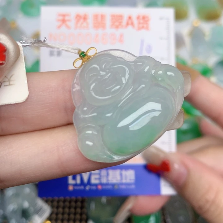 颈饰18K金镶嵌翡翠佛公