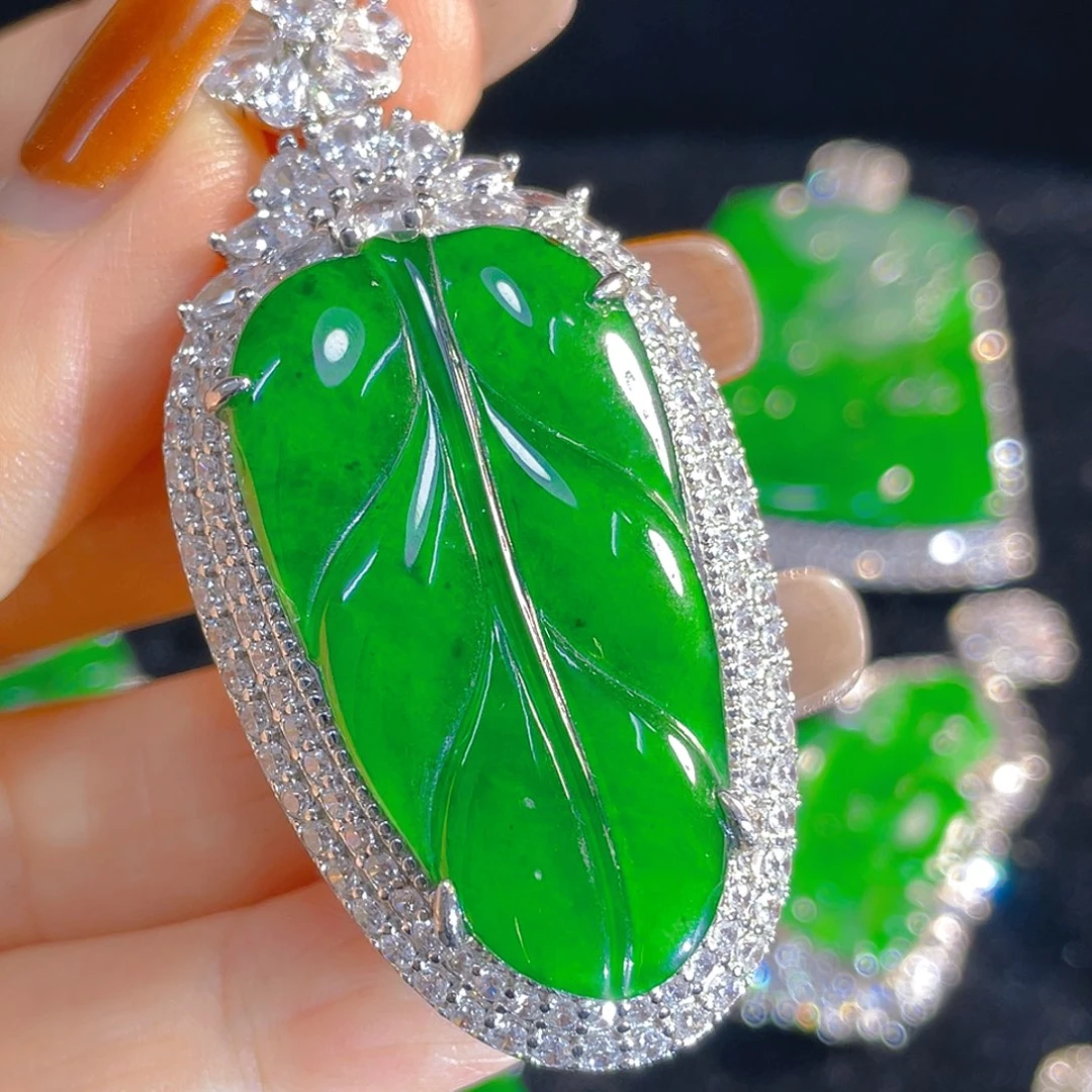 翡翠银S925镶嵌颈饰翡翠