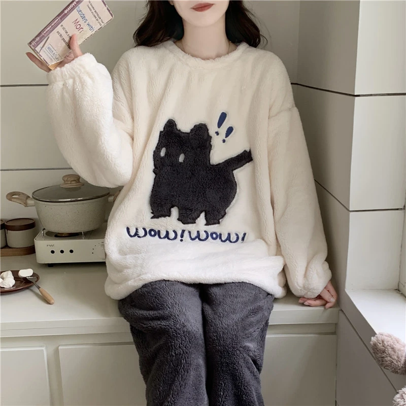 秋冬新款睡衣女珊瑚绒圆领套头法兰绒可爱卡通加厚保暖可外穿套装