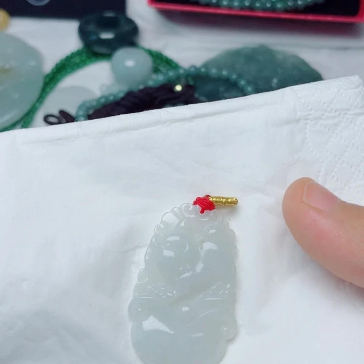 翡翠未镶嵌颈饰挂件