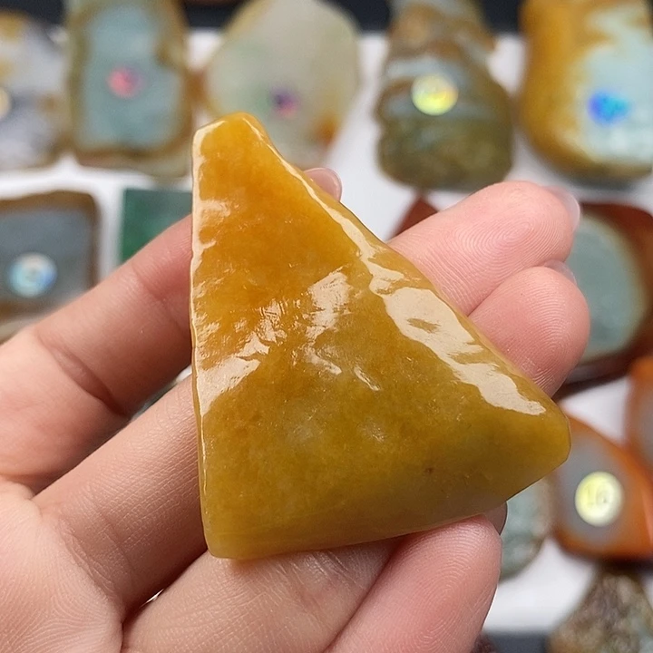颈饰未镶嵌翡翠天然