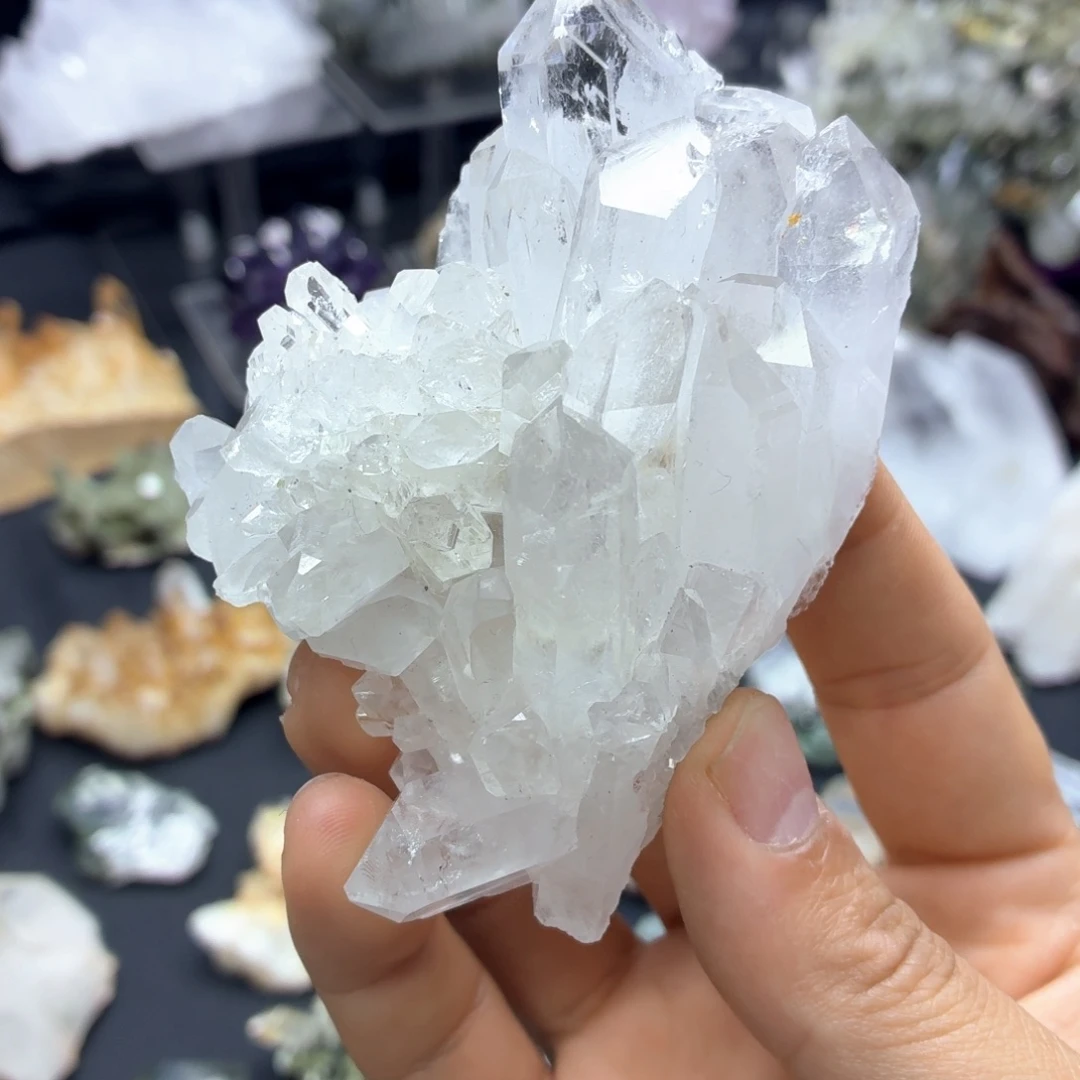 石材超闪透白水晶晶簇