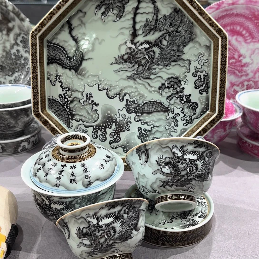 瓷片景德镇瓷器精品陈列