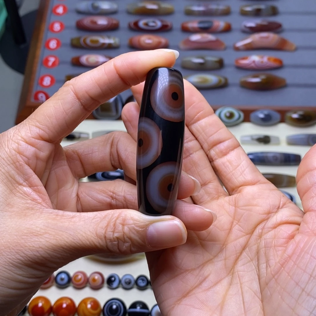 过***值玛瑙/玉髓未镶嵌珠宝半成品