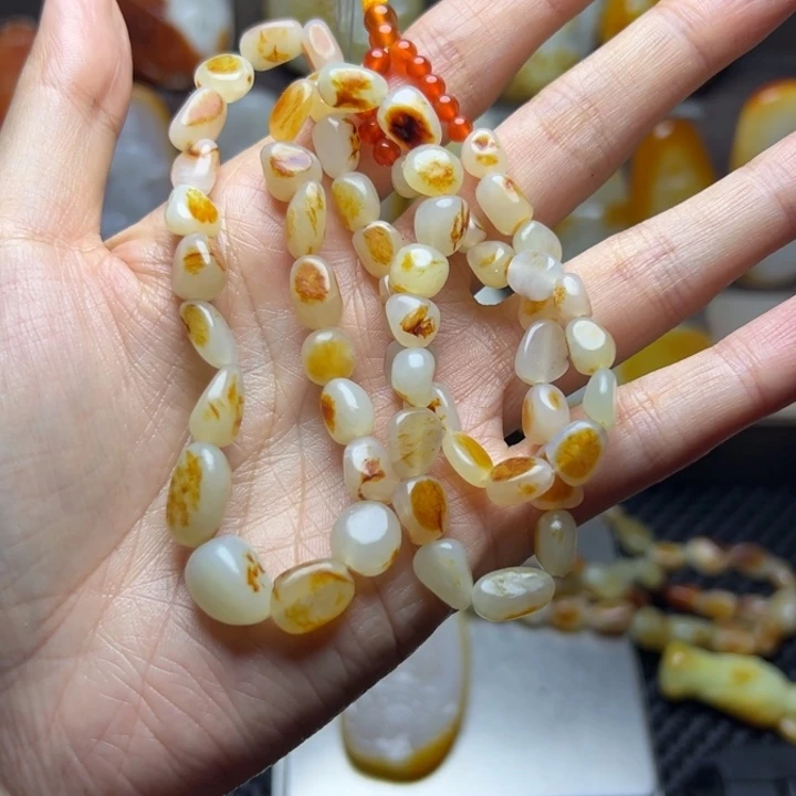 一***秋和田玉未镶嵌颈饰