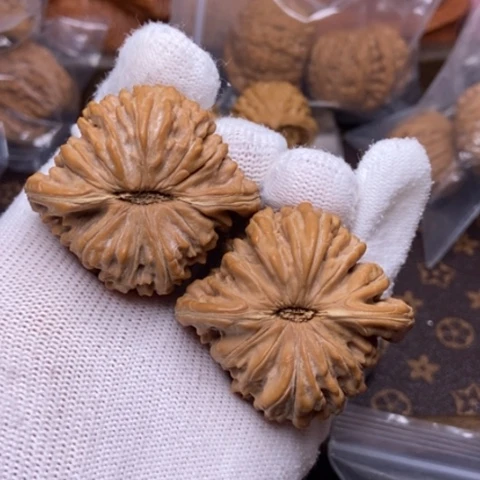 文玩核桃把件四座楼46