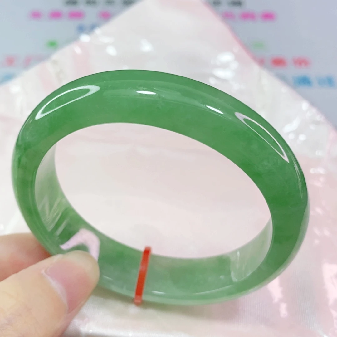翡翠手镯未镶嵌52.6贵妃完美