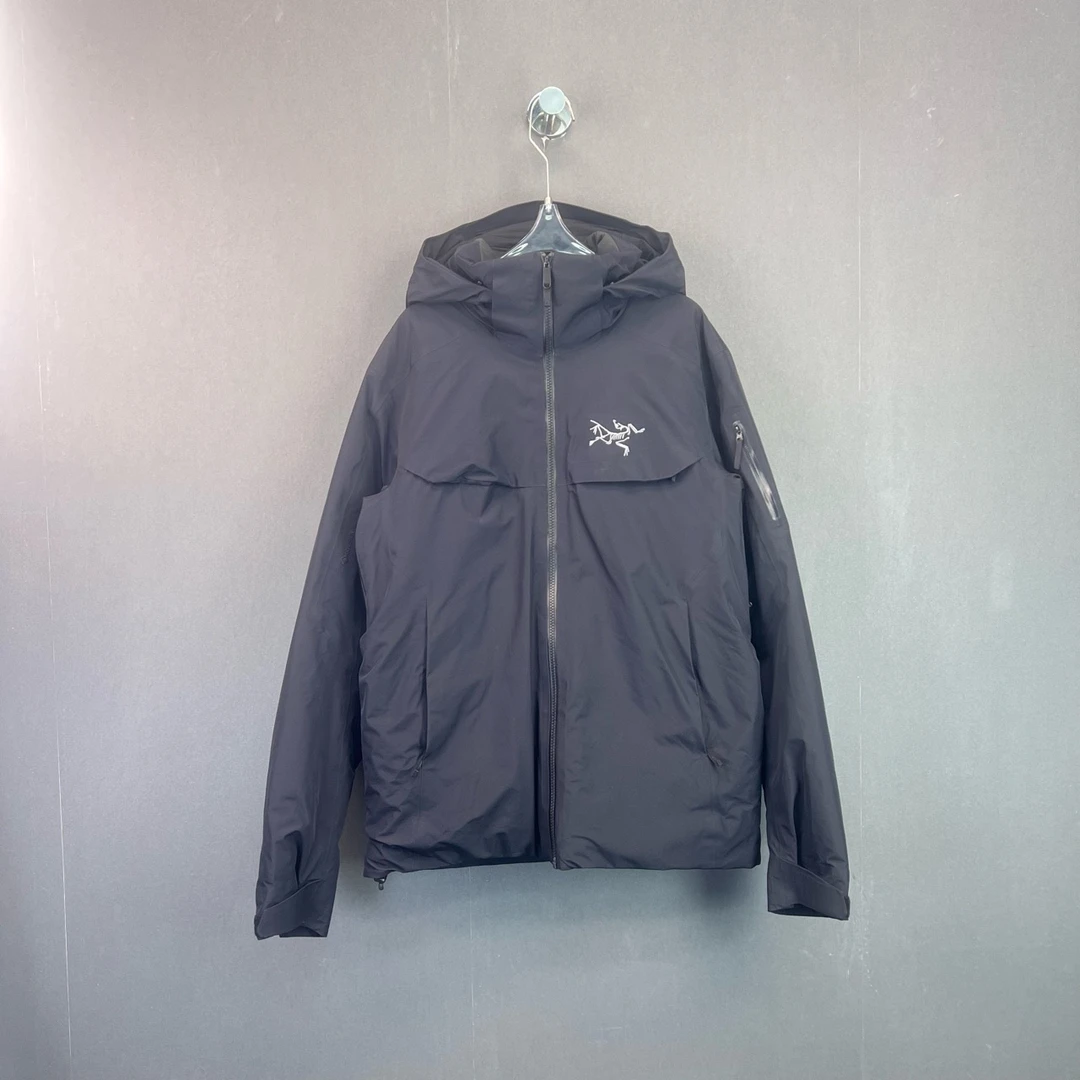 99新 ARC'TERYX/始祖鸟 M码/S码/硬壳刺绣黑色羽绒服