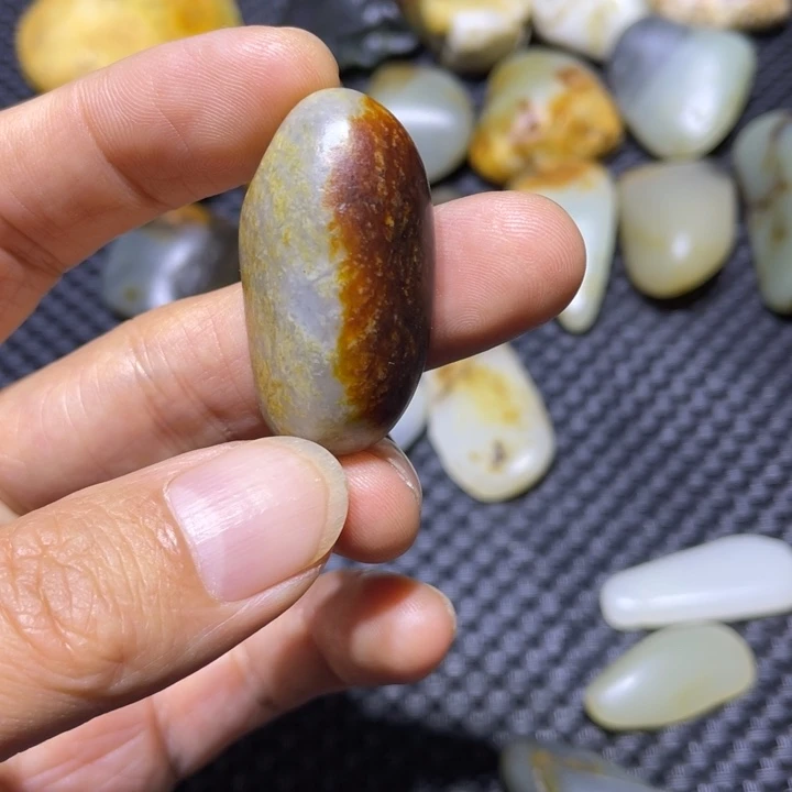 和田玉（糖玉）未镶嵌颈饰