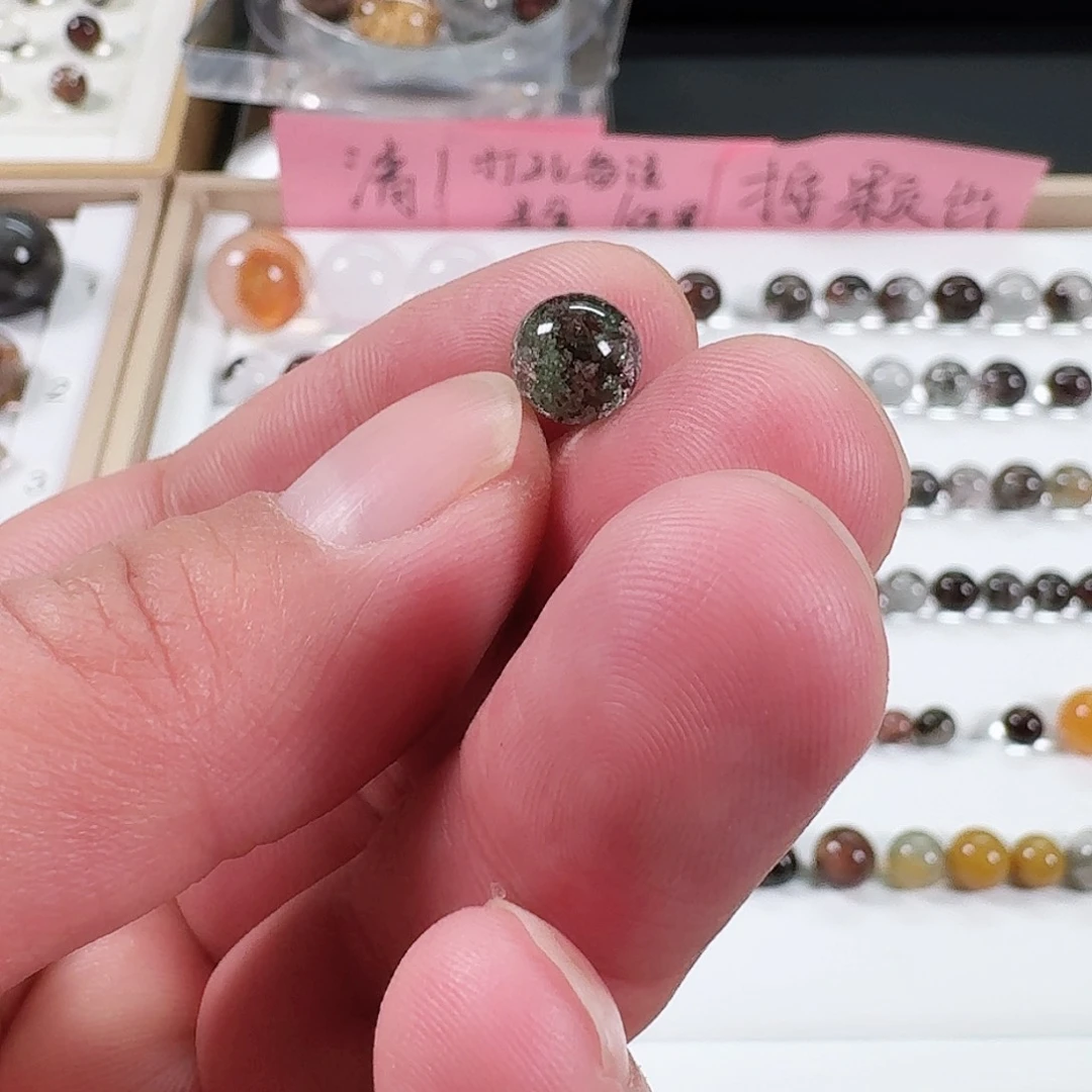 水晶颈饰未镶嵌山****?