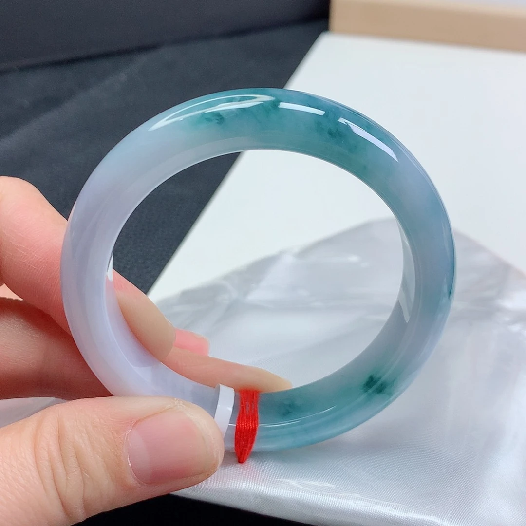 翡翠手镯未镶嵌飘蓝花手镯55.6圈口